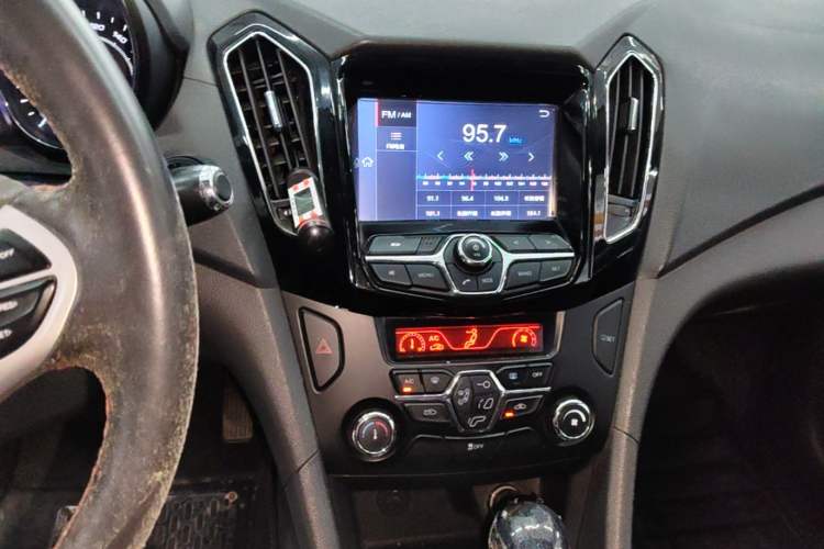 Used Chery Arrizo 7 2016 1.6L CVT ZhiShang Edition Audio And AC Panel