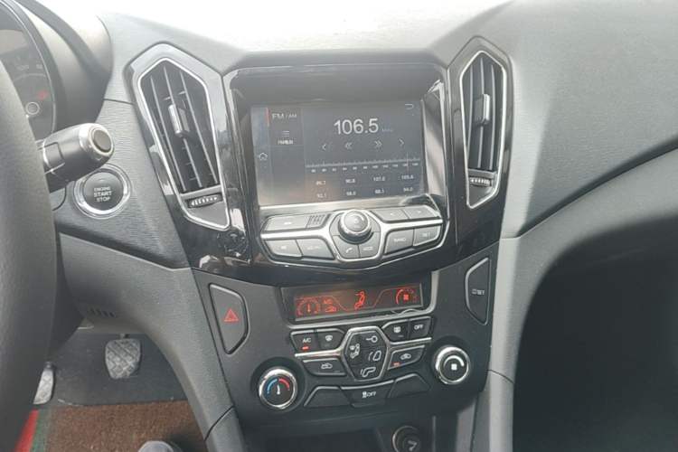Used Chery Arrizo 7 2016 1.5T Manual ZhiShang Edition Audio And AC Panel