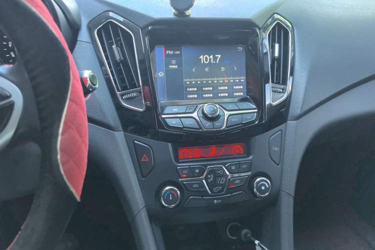Used Chery Arrizo 7 2016 1.5T Manual ZhiShang Edition Audio And AC Panel