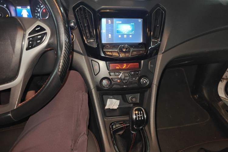 Used Chery Arrizo 7 2016 1.5T Manual ZhiShang Edition Audio And AC Panel