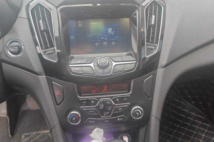 Used Chery Arrizo 7 2016 1.6L CVT ZhiXiang Edition Audio And AC Panel