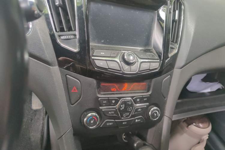 Used Chery Arrizo 7 2016 1.6L CVT ZhiXiang Edition Audio And AC Panel