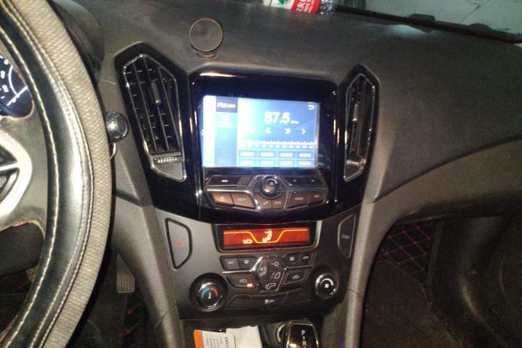 Used Chery Arrizo 7 2016 1.6L CVT ZhiShang Edition Audio And AC Panel