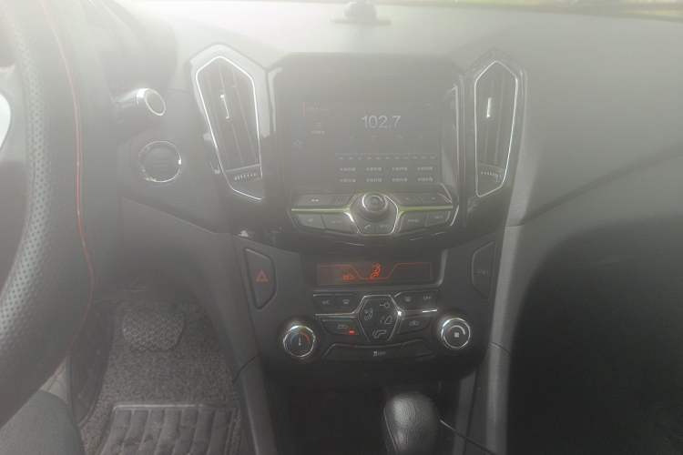Used Chery Arrizo 7 2016 1.6L CVT ZhiShang Edition Audio And AC Panel