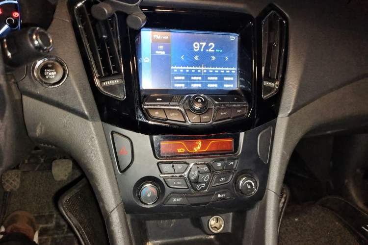 Used Chery Arrizo 7 2016 1.5T Manual ZhiXiang Edition Audio And AC Panel
