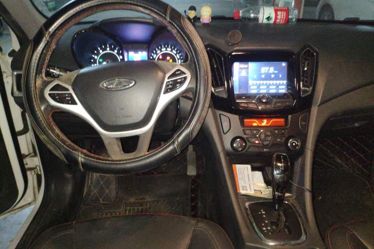 Used Chery Arrizo 7 2016 1.6L CVT ZhiShang Edition Center Console