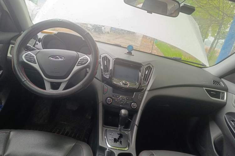 Used Chery Arrizo 7 2016 1.6L CVT ZhiShang Edition Center Console
