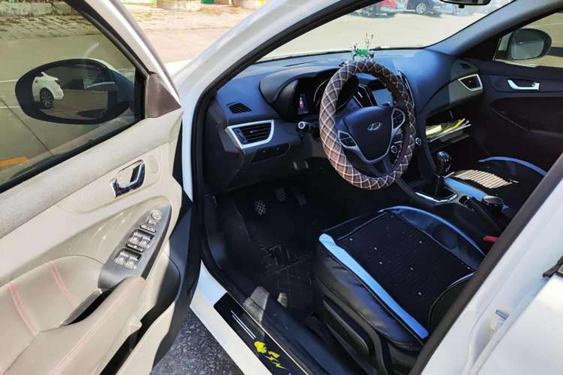 Used Chery Arrizo 7 2016 1.5T Manual ZhiShang Edition Driver Seat