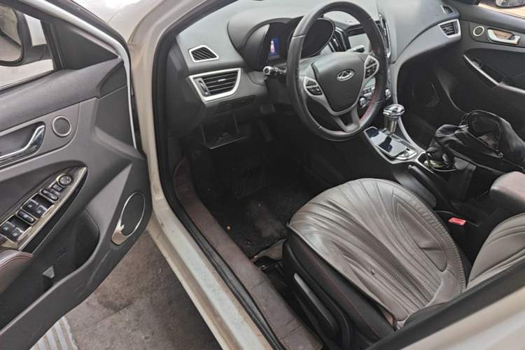 Used Chery Arrizo 7 2016 1.6L CVT ZhiShang Edition Driver Seat