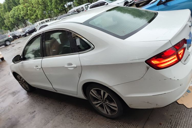 Used Chery Arrizo 7 2016 1.5T Manual ZhiShang Edition Exterior 3