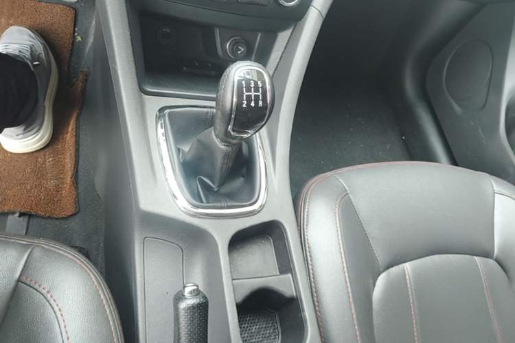 Used Chery Arrizo 7 2016 1.5T Manual ZhiShang Edition Gear Lever