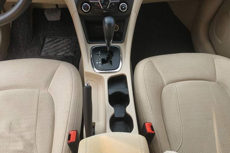 Used Chery Arrizo 7 2016 1.6L CVT Zhiling Edition Gear Lever