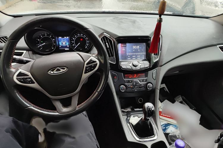 Used Chery Arrizo 7 2016 1.5T Manual ZhiShang Edition Interior 2