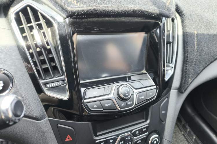 Used Chery Arrizo 7 2016 1.6L CVT ZhiShang Edition Interior 3