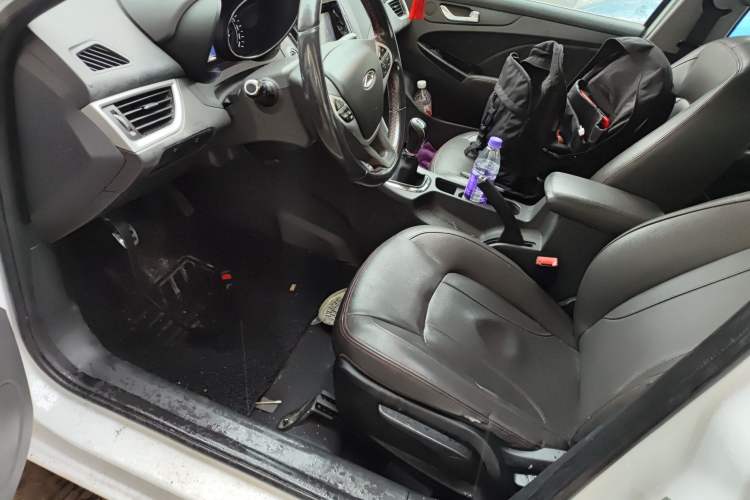 Used Chery Arrizo 7 2016 1.5T Manual ZhiShang Edition Interior 3