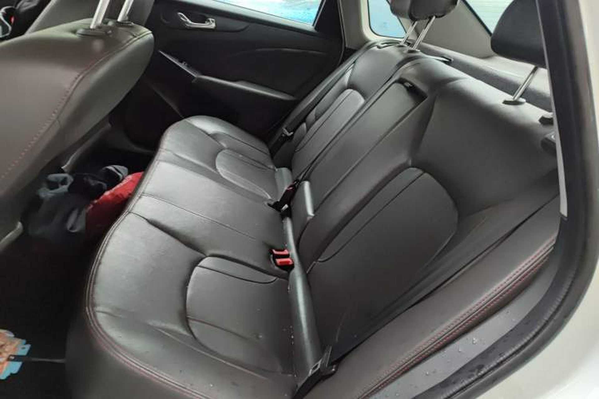 Used Chery Arrizo 7 2016 1.5T Manual ZhiShang Edition Interior 4