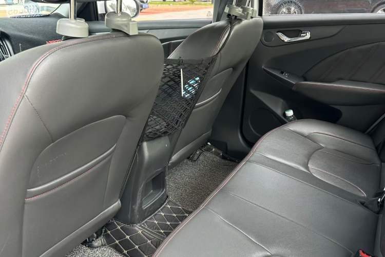 Used Chery Arrizo 7 2016 1.6L CVT ZhiShang Edition Interior 6