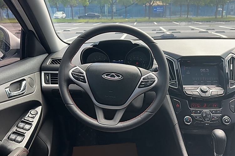 Used Chery Arrizo 7 2016 1.6L CVT ZhiShang Edition Interior 6
