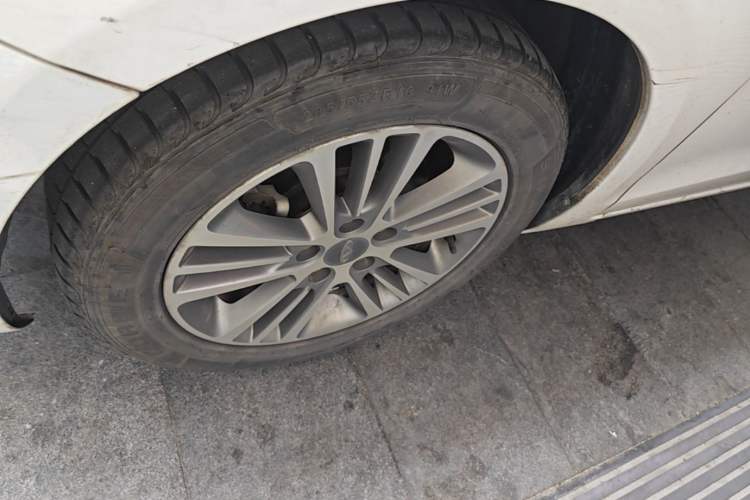 Used Chery Arrizo 7 2016 1.6L CVT ZhiShang Edition Left Front Wheel Hub