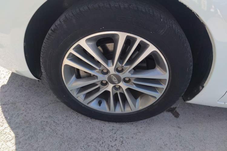 Used Chery Arrizo 7 2016 1.6L CVT ZhiShang Edition Left Front Wheel Hub