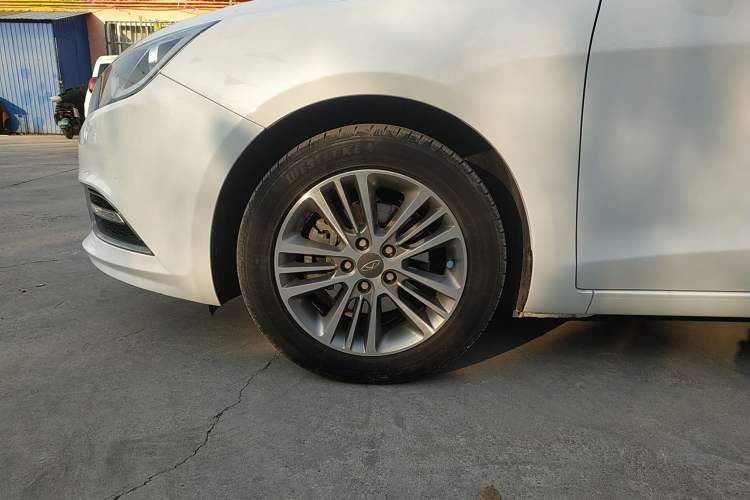 Used Chery Arrizo 7 2016 1.6L CVT Zhiling Edition Left Front Wheel Hub