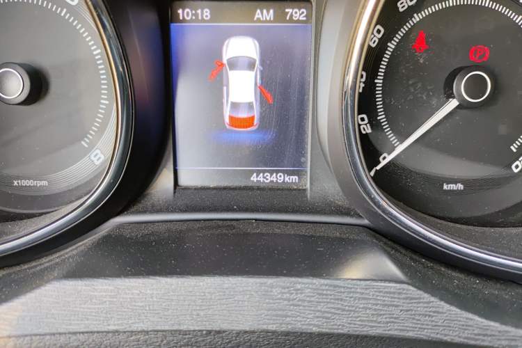 Used Chery Arrizo 7 2016 1.5T Manual ZhiShang Edition Odometer Close Up