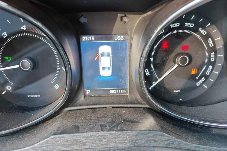 Used Chery Arrizo 7 2016 1.6L CVT ZhiShang Edition Odometer Close Up