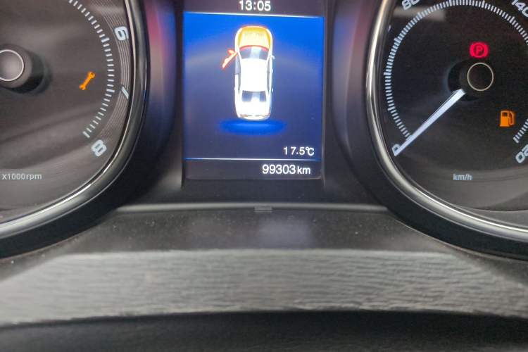 Used Chery Arrizo 7 2016 1.5T Manual ZhiXiang Edition Odometer Close Up