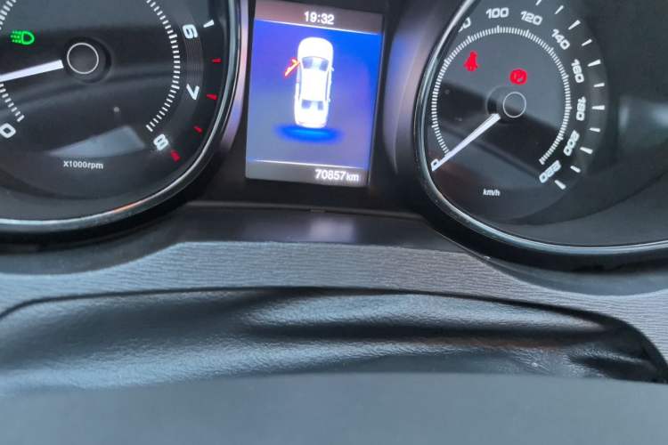 Used Chery Arrizo 7 2016 1.5T Manual ZhiShang Edition Odometer Close Up