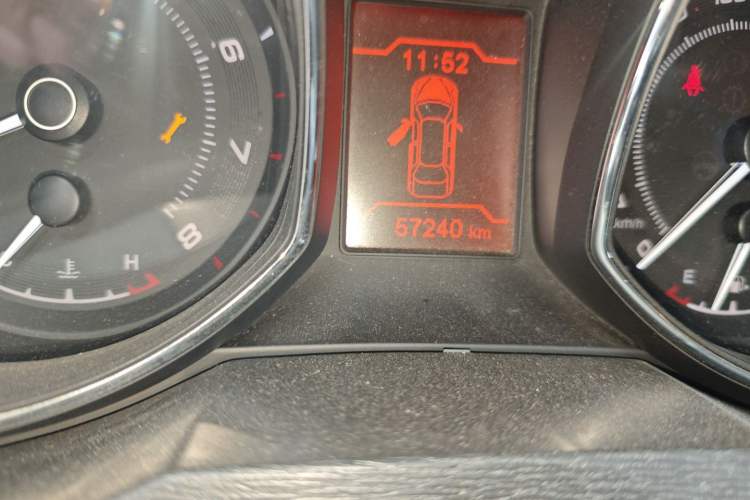 Used Chery Arrizo 7 2016 1.5T Manual Zhi Ling Edition Odometer Close Up