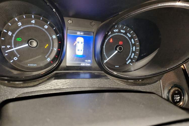 Used Chery Arrizo 7 2016 1.5T Manual ZhiXiang Edition Odometer Close Up
