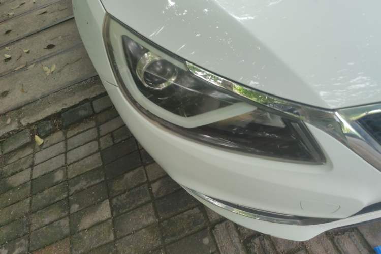 Used Chery Arrizo 7 2016 1.6L CVT ZhiXiang Edition Right Front Headlight