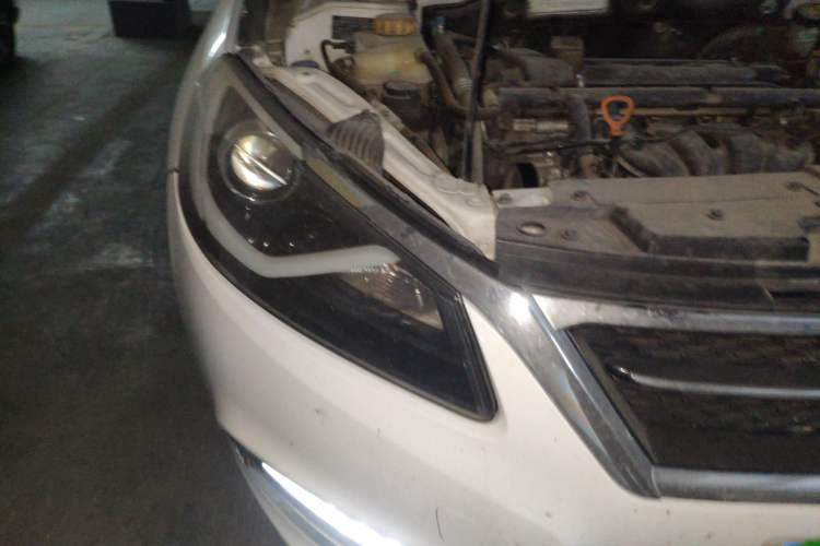 Used Chery Arrizo 7 2016 1.6L CVT ZhiShang Edition Right Front Headlight