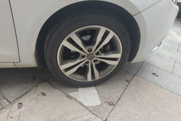 Used Chery Arrizo 7 2016 1.5T Manual ZhiXiang Edition Right Front Wheel Hub