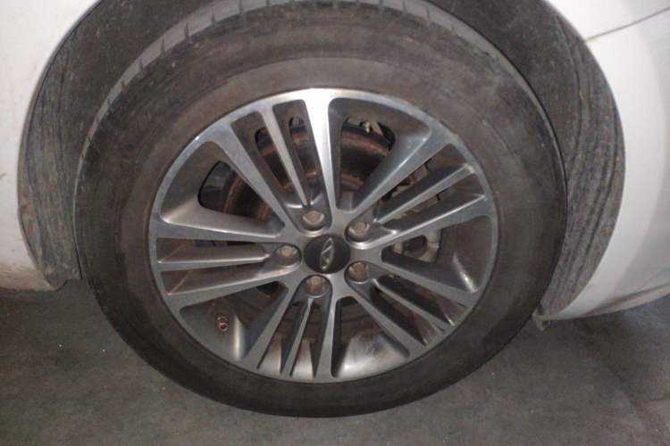 Used Chery Arrizo 7 2016 1.6L CVT ZhiShang Edition Right Front Wheel Hub