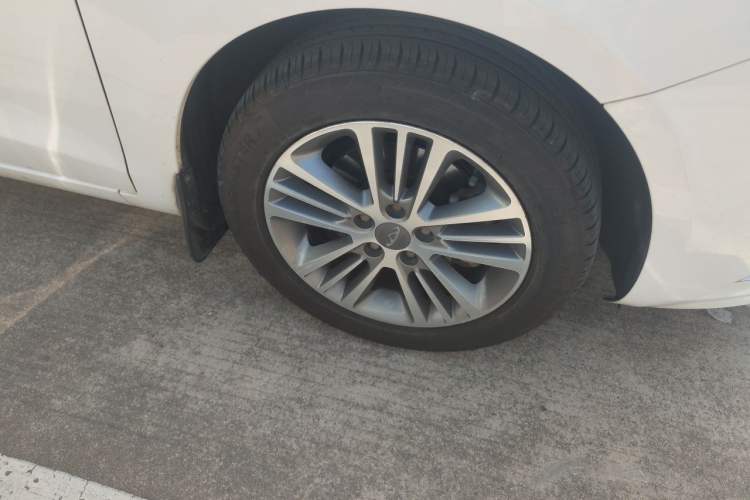 Used Chery Arrizo 7 2016 1.6L CVT ZhiShang Edition Right Front Wheel Hub