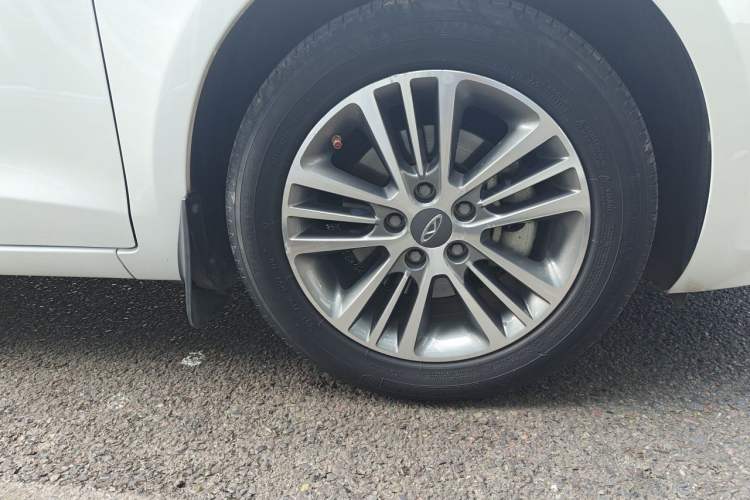 Used Chery Arrizo 7 2016 1.6L CVT ZhiShang Edition Right Front Wheel Hub
