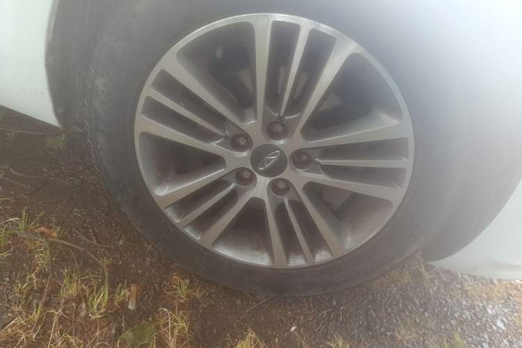 Used Chery Arrizo 7 2016 1.6L CVT ZhiShang Edition Right Front Wheel Hub