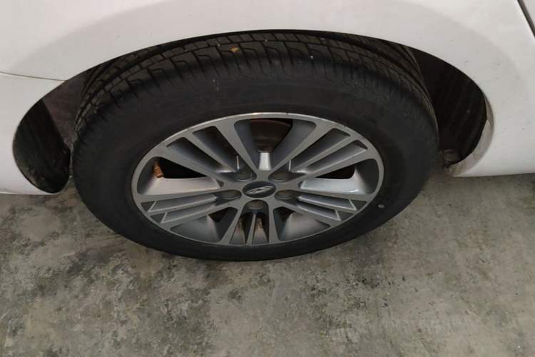 Used Chery Arrizo 7 2016 1.6L CVT ZhiShang Edition Right Rear Wheel Hub
