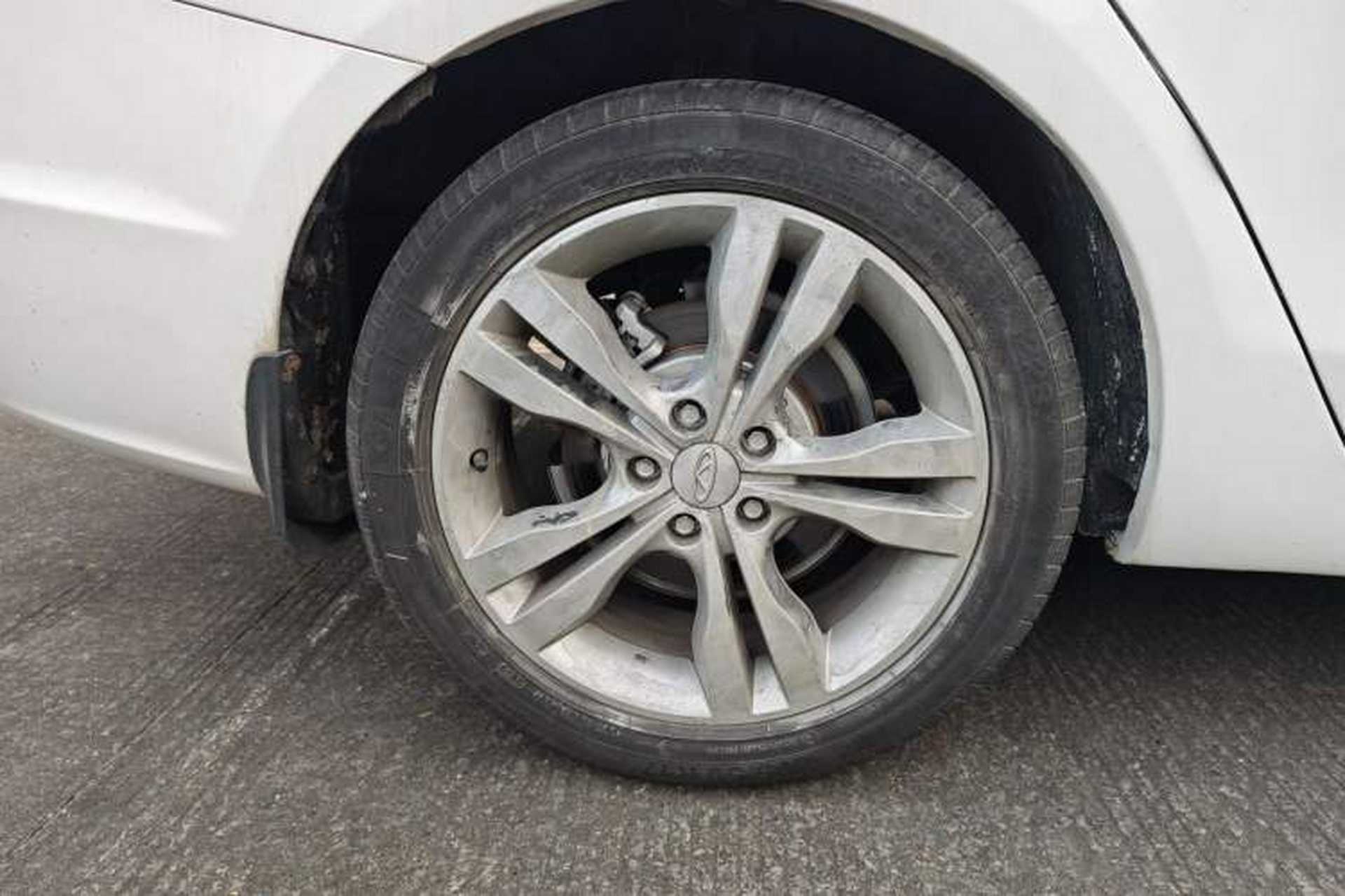 Used Chery Arrizo 7 2016 1.5T Manual ZhiXiang Edition Right Rear Wheel Hub