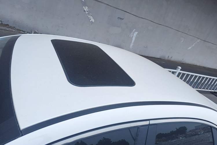 Used Chery Arrizo 7 2016 1.5T Manual ZhiShang Edition Roof