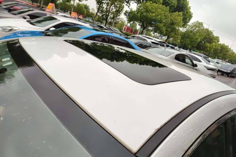 Used Chery Arrizo 7 2016 1.5T Manual ZhiShang Edition Roof