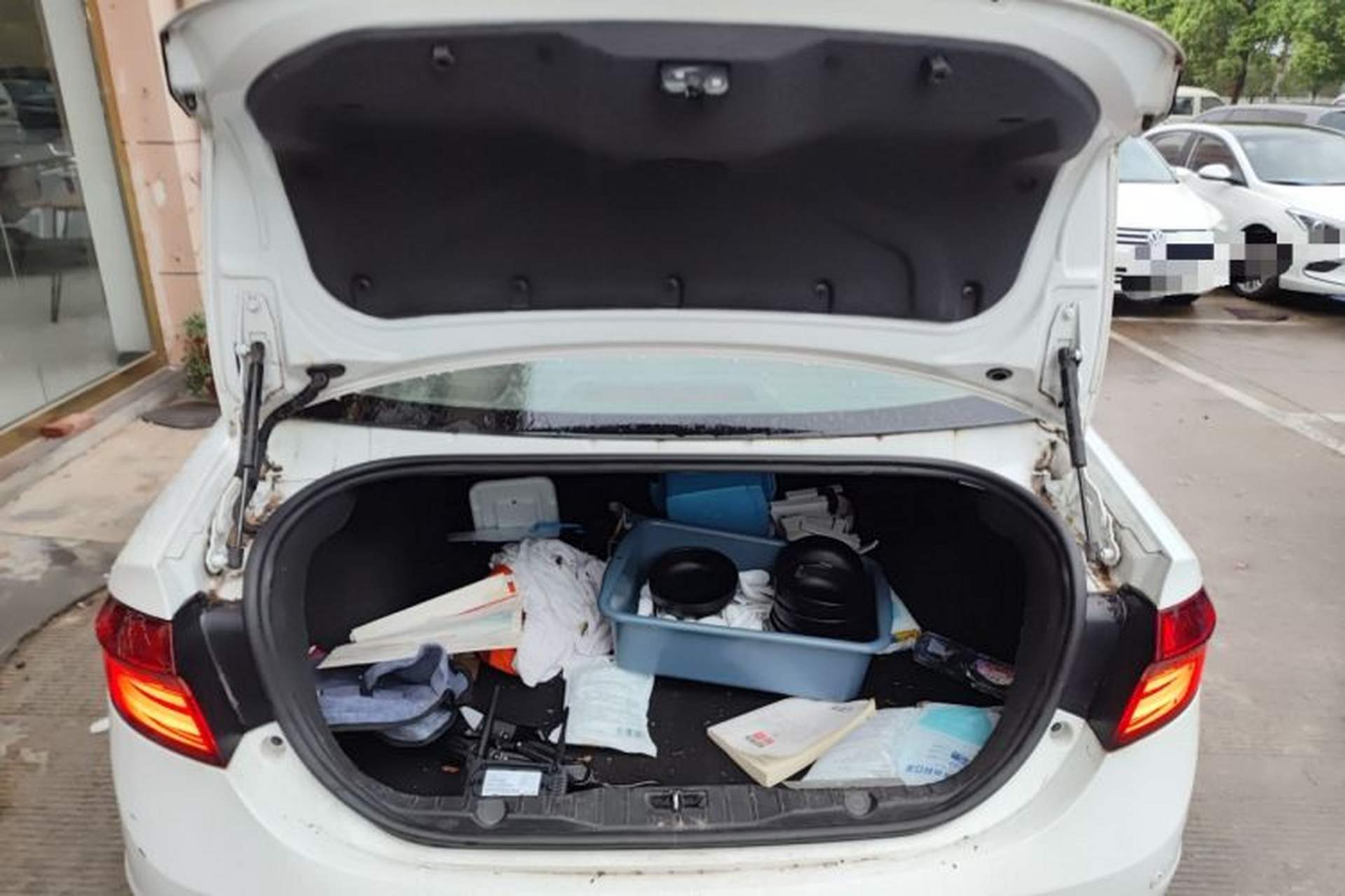 Used Chery Arrizo 7 2016 1.5T Manual ZhiShang Edition Trunk
