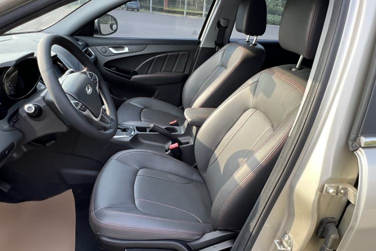 Used Chery Arrizo 7 2016 1.6L CVT ZhiShang Edition Interior 5