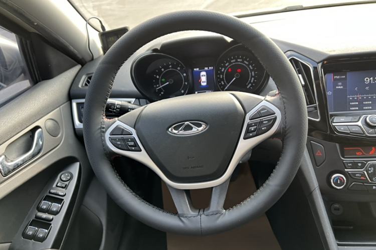 Used Chery Arrizo 7 2016 1.6L CVT ZhiShang Edition Interior 6
