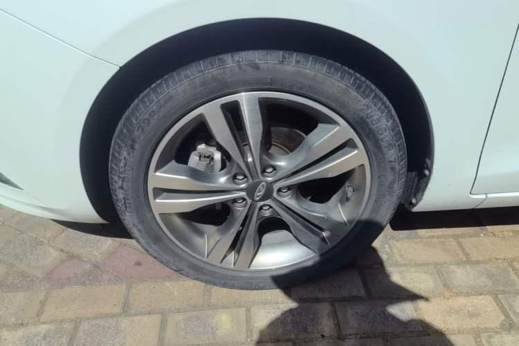 Used Chery Arrizo 7 2017 1.5T CVT ZhiShang Edition Left Front Wheel Hub