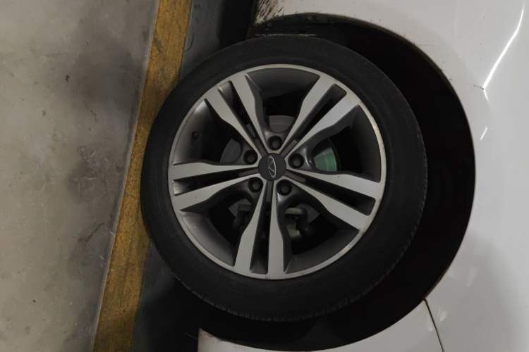 Used Chery Arrizo 7 2017 1.5T CVT ZhiShang Edition Right Front Wheel Hub