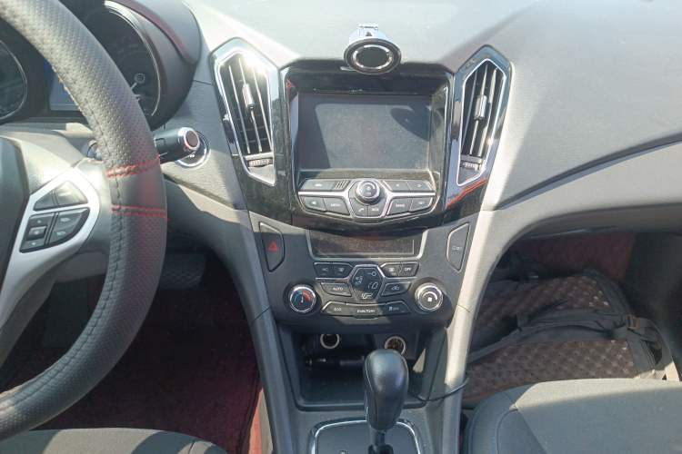 Used Chery Arrizo 7e 2016 1.6L e-Chic Edition Audio And AC Panel