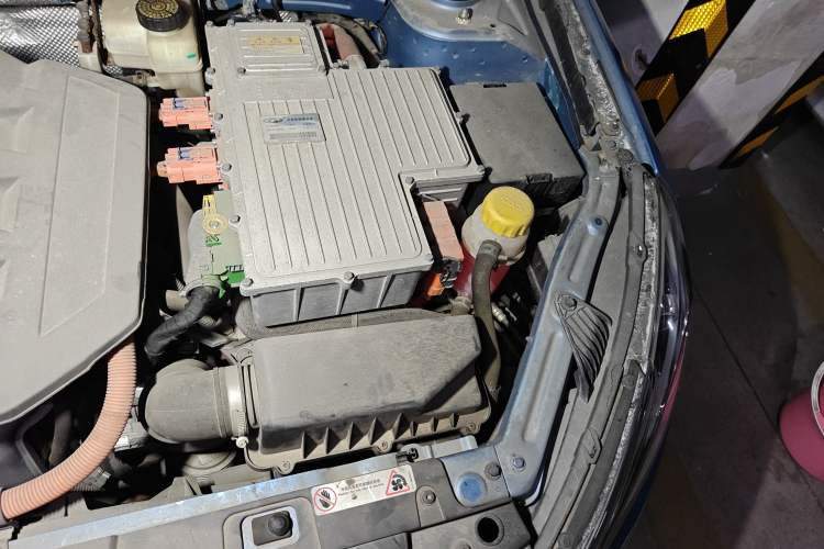 Used Chery Arrizo 7e 2016 1.6L e-Chic Edition Engine Bay Left