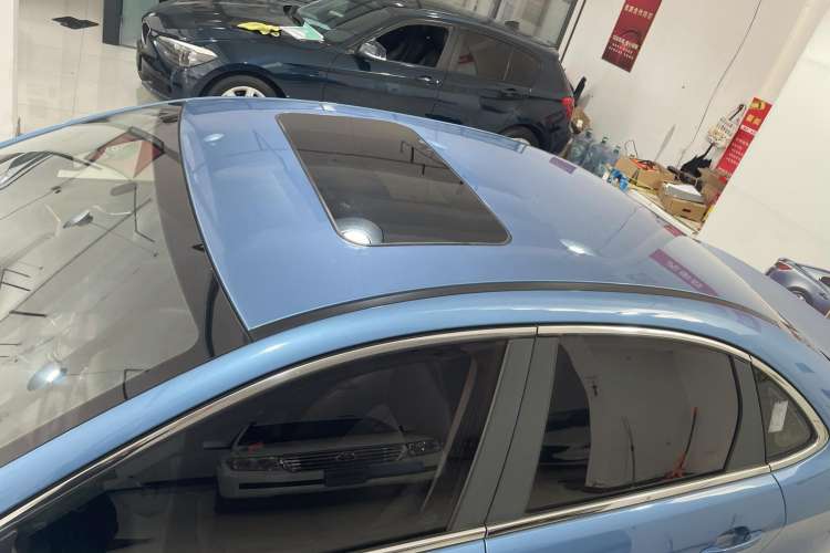 Used Chery Arrizo 7e 2016 1.6L e-Enjoy Version Roof